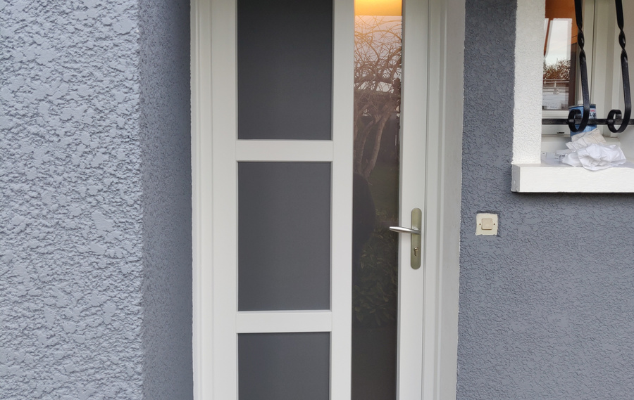 Notre gamme de portes d'entrée en PVC CLASSIQUE et PVC CONTEMPORAINE à Nantes